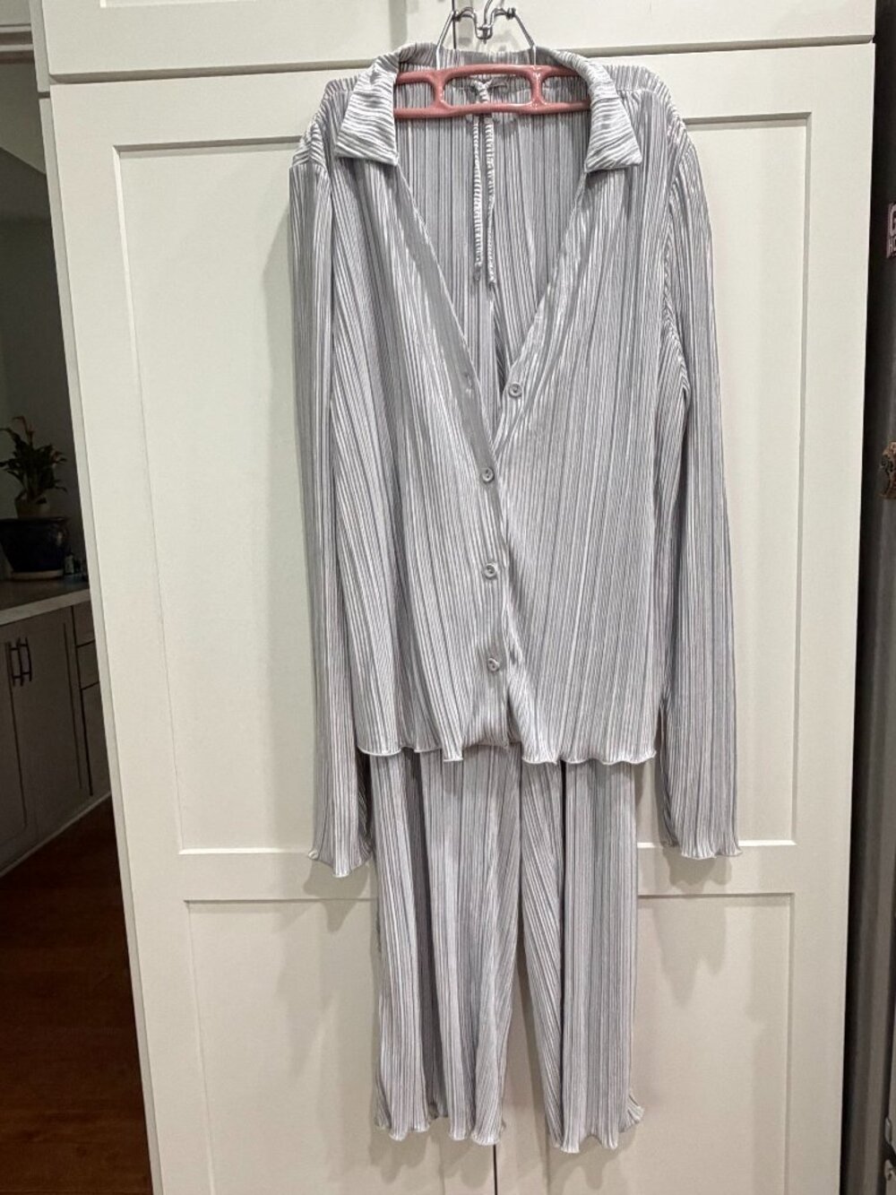 Nordstrom 2 piece pantsuit, L, Gray Mist, Drawstring, 33" Waist Elastic NWT